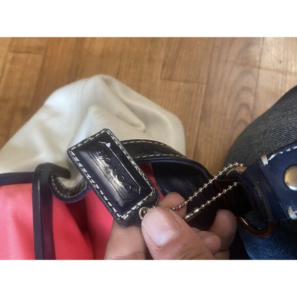 VTG Coach Beige & Navy Leather Tote Handbag With Kiss Lock Closure & Front Zip - Picture 4 of 8